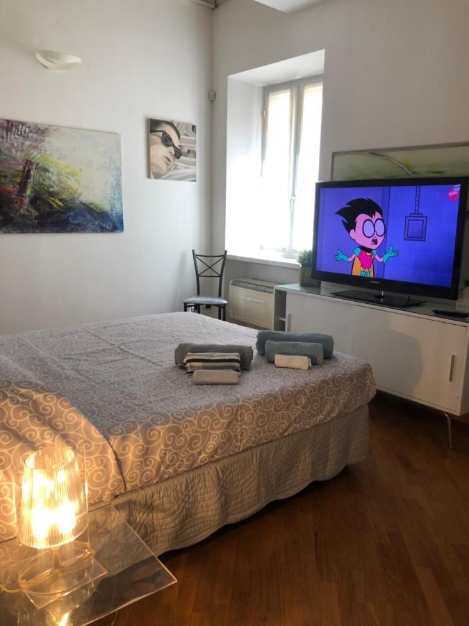 Emma Home Adiacente Alla Piazza Ducale Виджевано Экстерьер фото