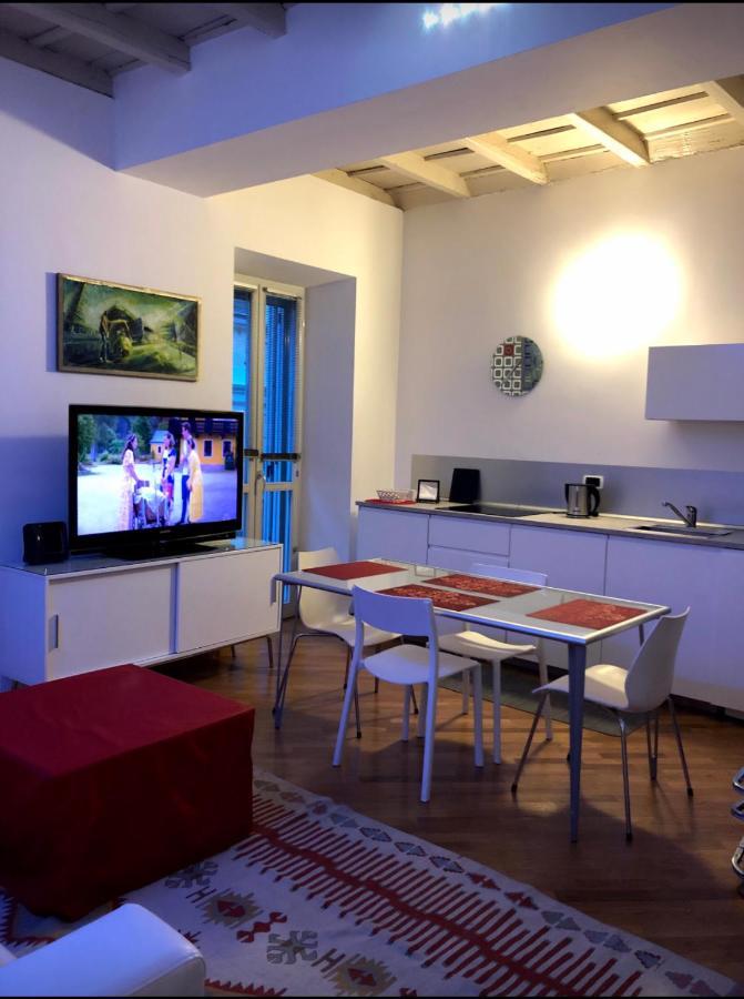 Emma Home Adiacente Alla Piazza Ducale Виджевано Экстерьер фото